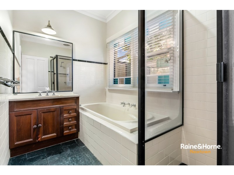 10 Commodore Street, Newtown NSW 2042