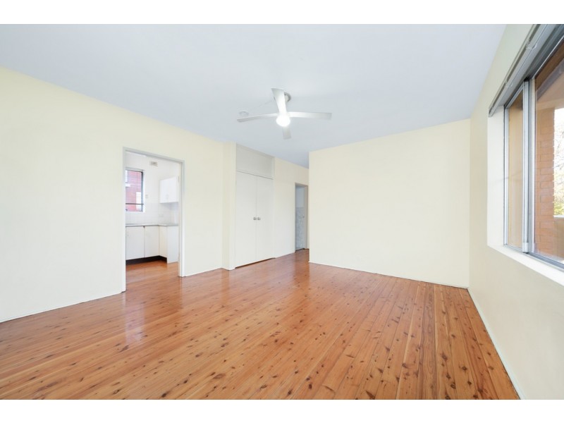 2/6 Bayley Street, Marrickville NSW 2204