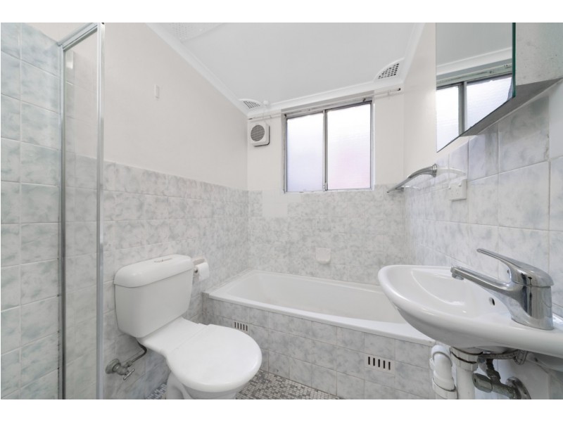 2/6 Bayley Street, Marrickville NSW 2204