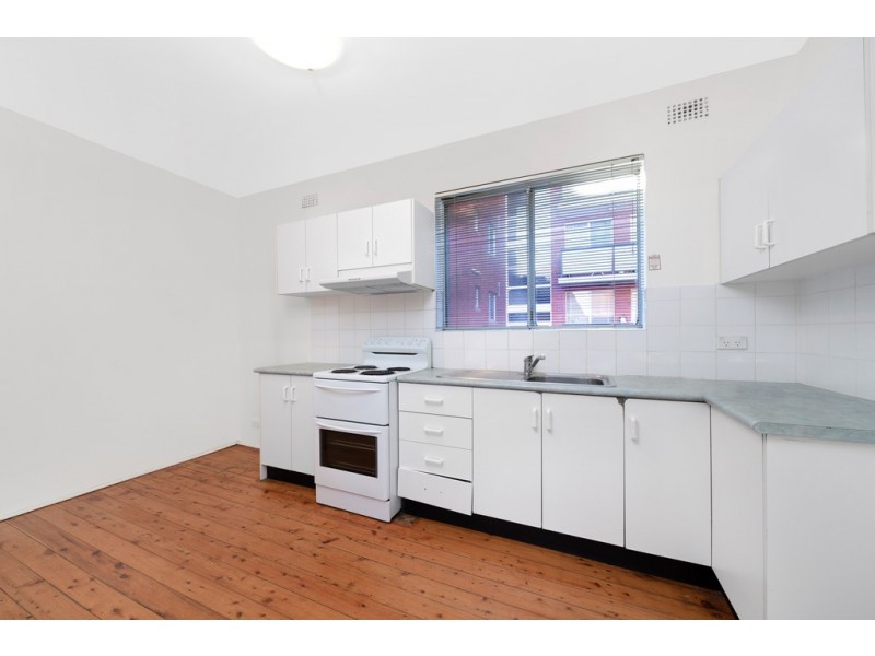 2/6 Bayley Street, Marrickville NSW 2204