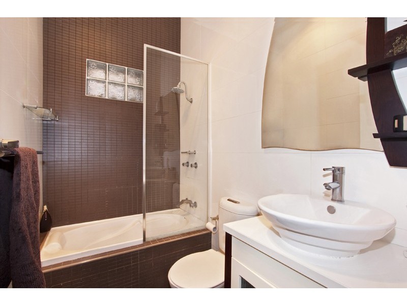 13 Yabsley Avenue, Marrickville NSW 2204