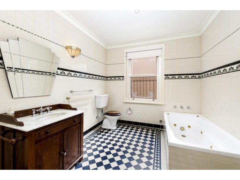 1 Warren Ball Avenue, Newtown NSW 2042