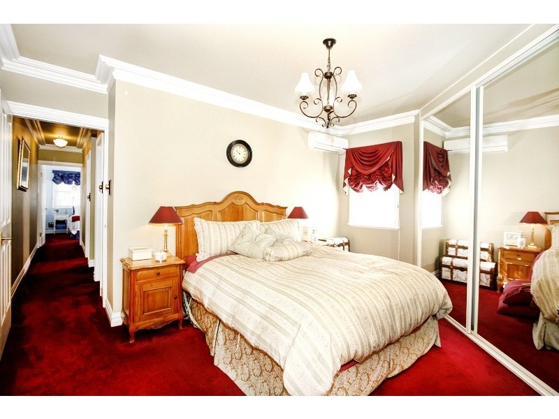 72 Brocks Lane, Newtown NSW 2042