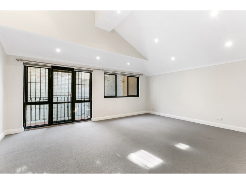1/1A Little Commodore Street, Newtown NSW 2042