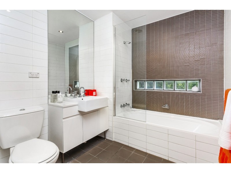 B38/21 Coulson Street, Erskineville NSW 2043