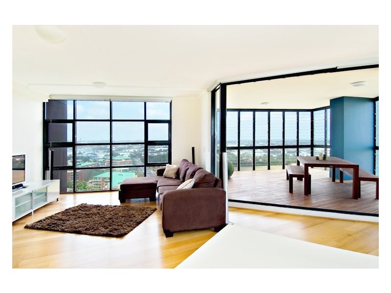 1702/221-229 Sydney Park Road, Erskineville NSW 2043