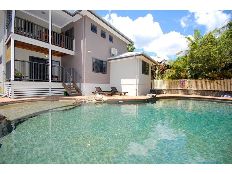 215 Ekibin Road East, Tarragindi QLD 4121