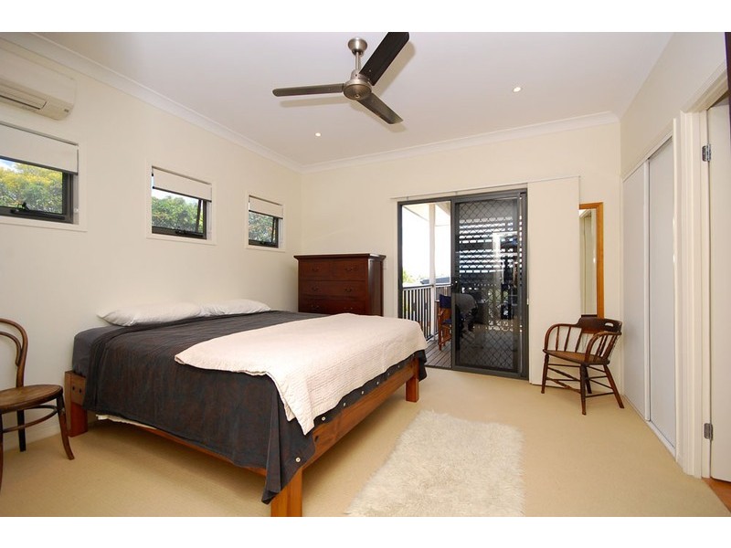 215 Ekibin Road East, Tarragindi QLD 4121