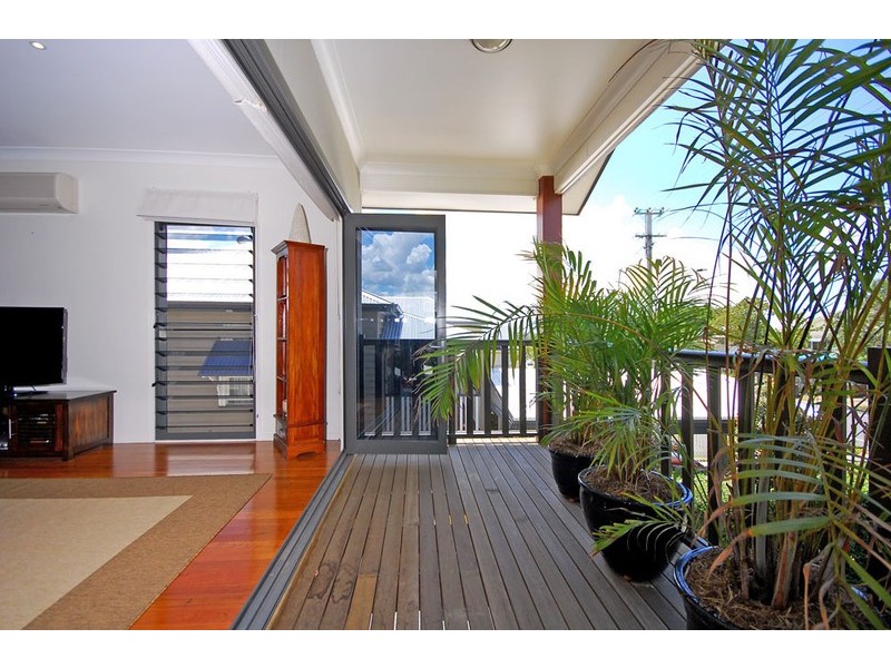 215 Ekibin Road East, Tarragindi QLD 4121