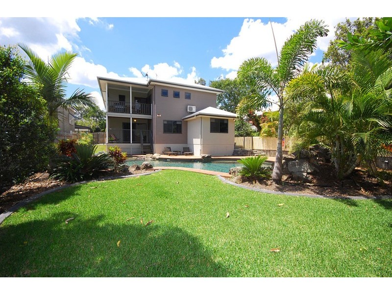 215 Ekibin Road East, Tarragindi QLD 4121