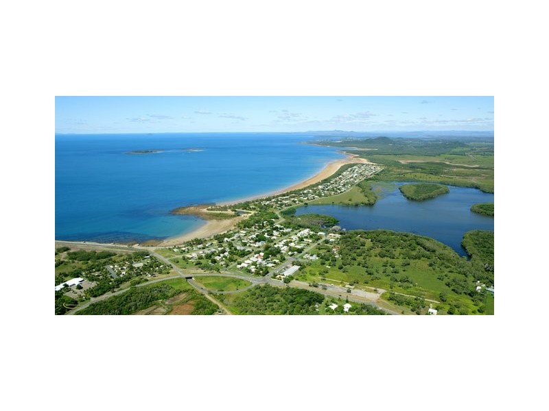 10 Peninsula Drive, Salonika Beach QLD 4740