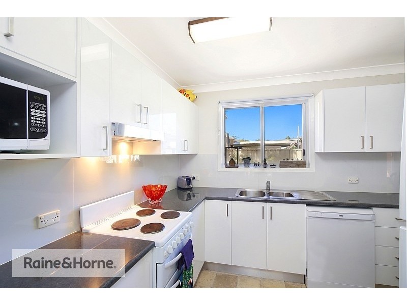 2/14 Picnic Parade, Ettalong Beach NSW 2257