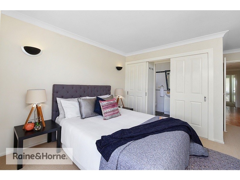 27 Nautilus Crescent, St Huberts Island NSW 2257