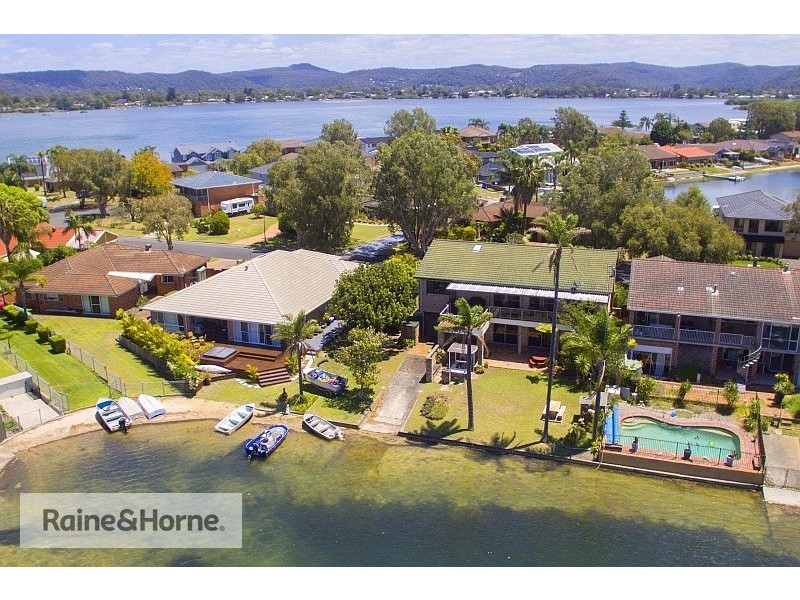 32 Mainsail Avenue, St Huberts Island NSW 2257