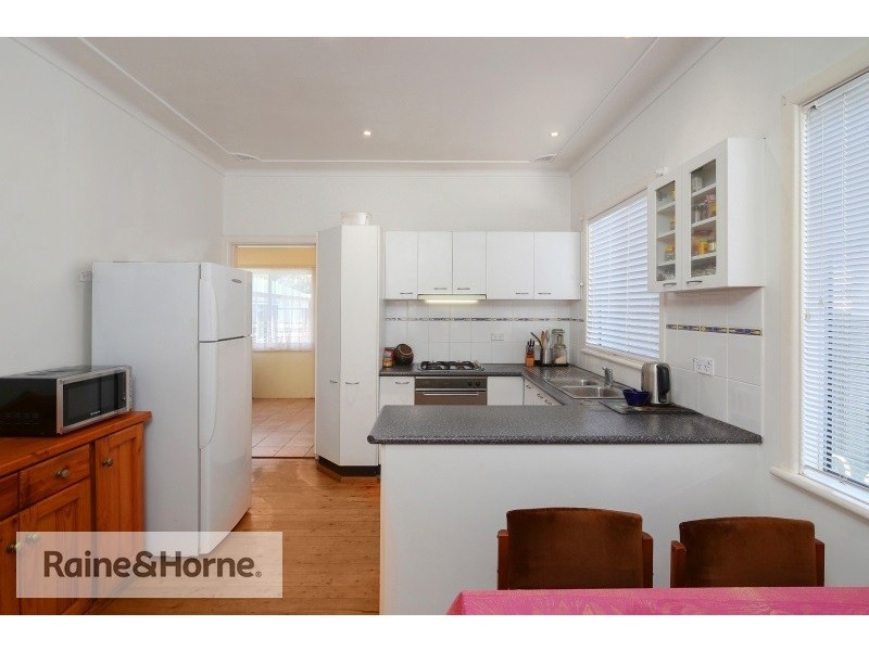 2 Alma Avenue, Blackwall NSW 2256