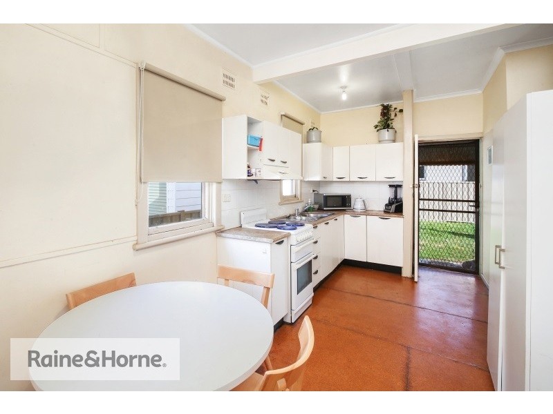 15 Banksia Street, Ettalong Beach NSW 2257