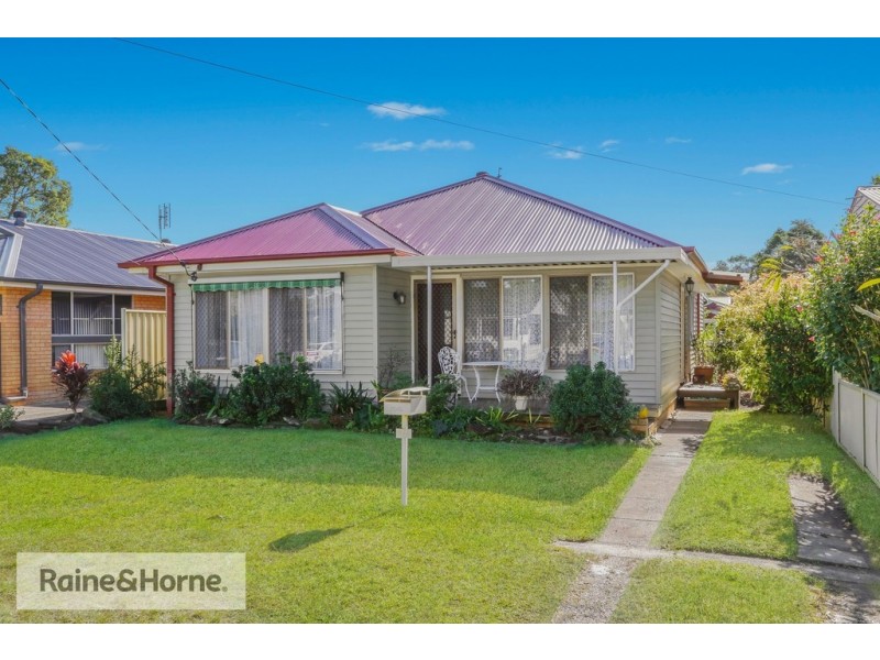 31 Dunalban Avenue, Woy Woy NSW 2256