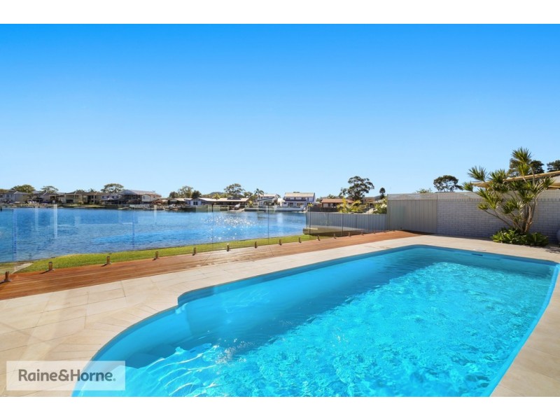 13 Mainsail Avenue, St Huberts Island NSW 2257