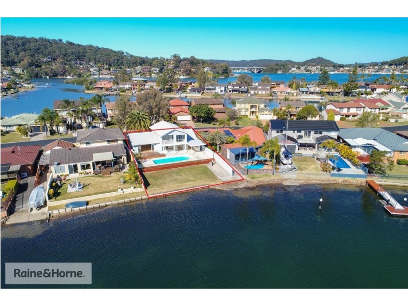 13 Mainsail Avenue, St Huberts Island NSW 2257