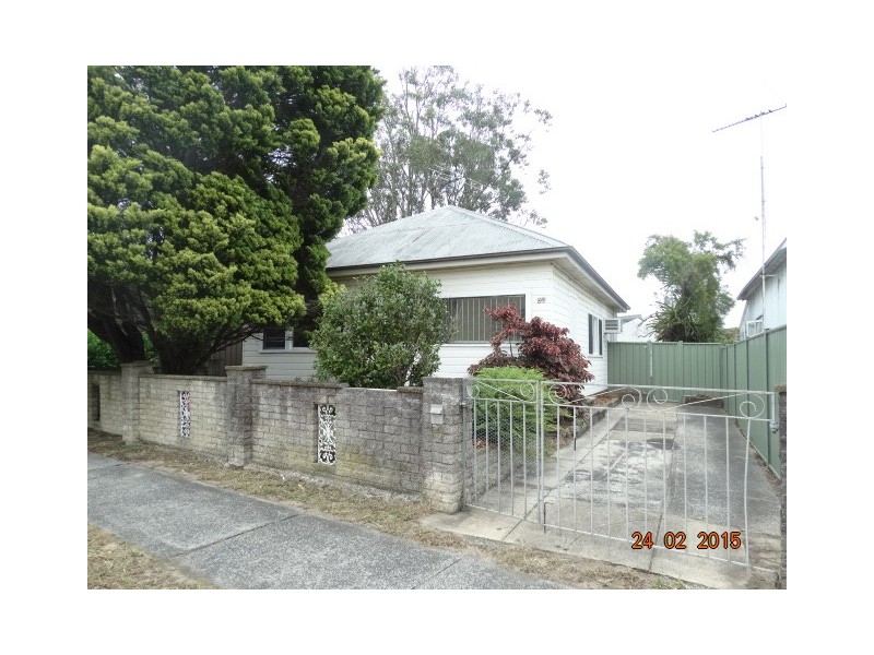 37 Broken Bay Road, Ettalong Beach NSW 2257