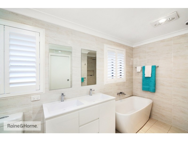 12 Dulkara Road, Woy Woy NSW 2256