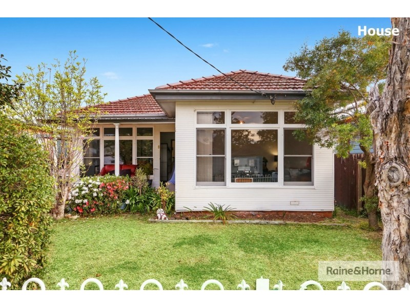 22 Birdwood Avenue, Umina Beach NSW 2257