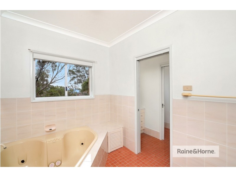 35 Kingsview Drive, Umina Beach NSW 2257