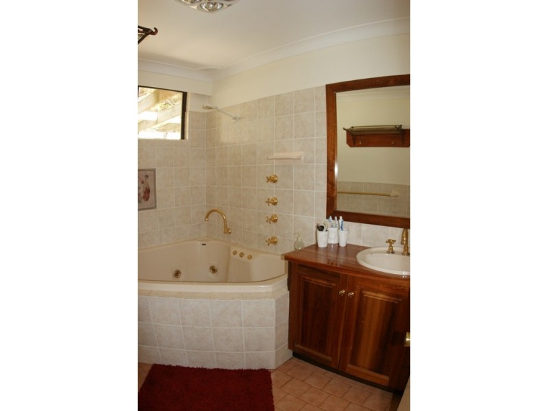 48 Shoalhaven Drive, Woy Woy NSW 2256