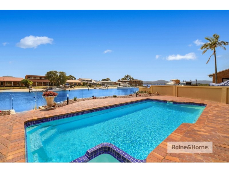 17 Long Arm Parade, St Huberts Island NSW 2257