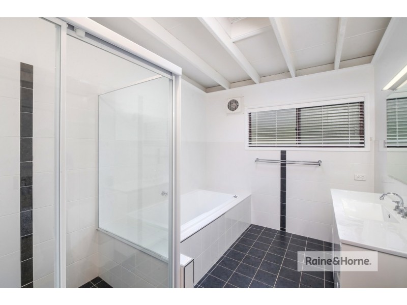 12 Pearl Beach Drive, Pearl Beach NSW 2256