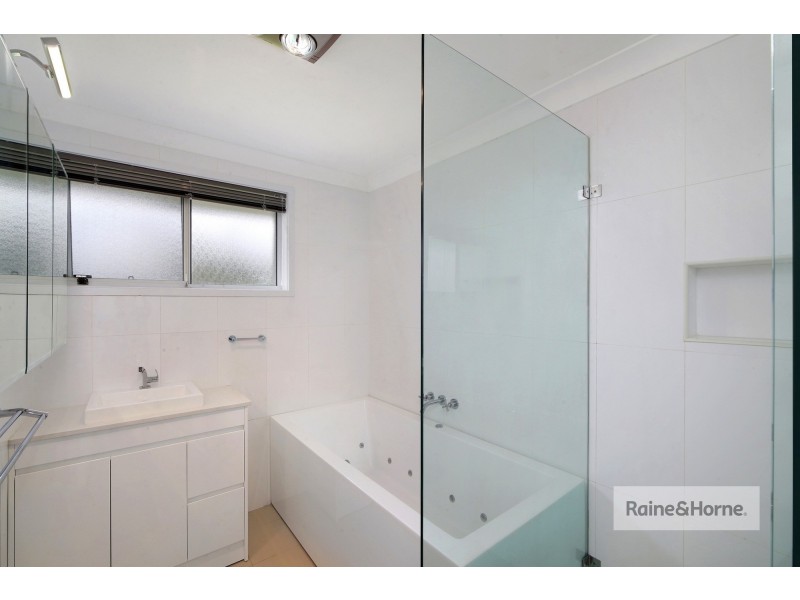 11 Marina View Parade, St Huberts Island NSW 2257