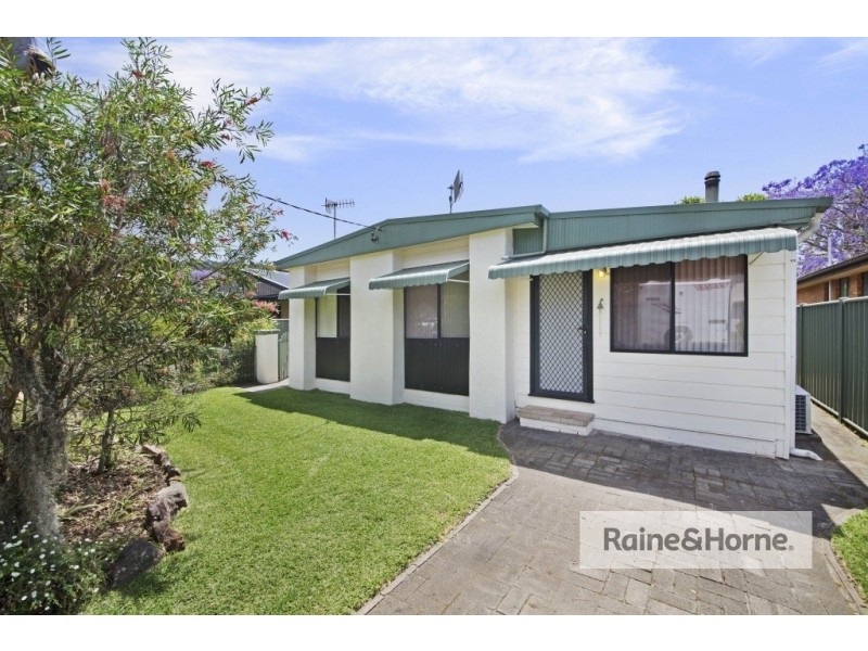 17 Lakeview Parade, Umina Beach NSW 2257