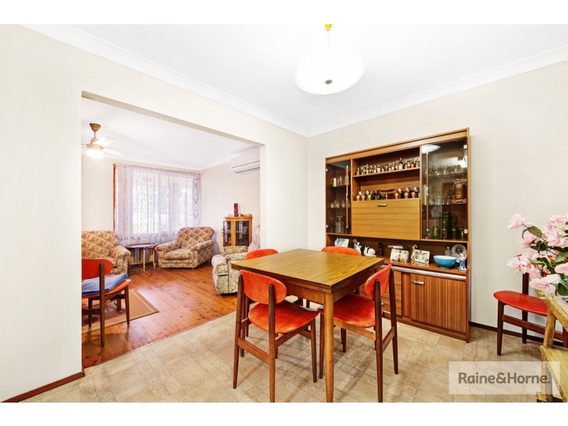 35 Dorothy Avenue, Woy Woy NSW 2256