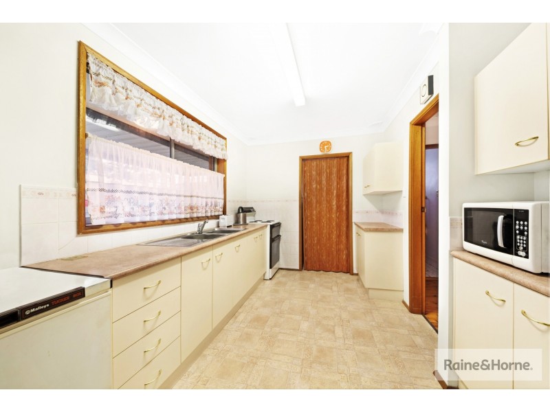 35 Dorothy Avenue, Woy Woy NSW 2256