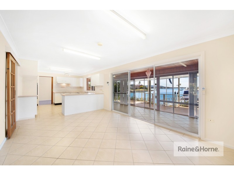 7 Mooring Place, St Huberts Island NSW 2257
