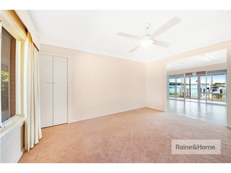 7 Mooring Place, St Huberts Island NSW 2257