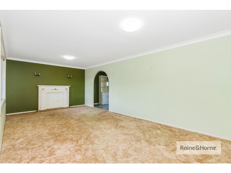 8 Helmsman Boulevard, St Huberts Island NSW 2257