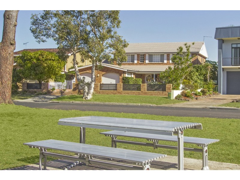 9 Long Arm Parade, St Huberts Island NSW 2257