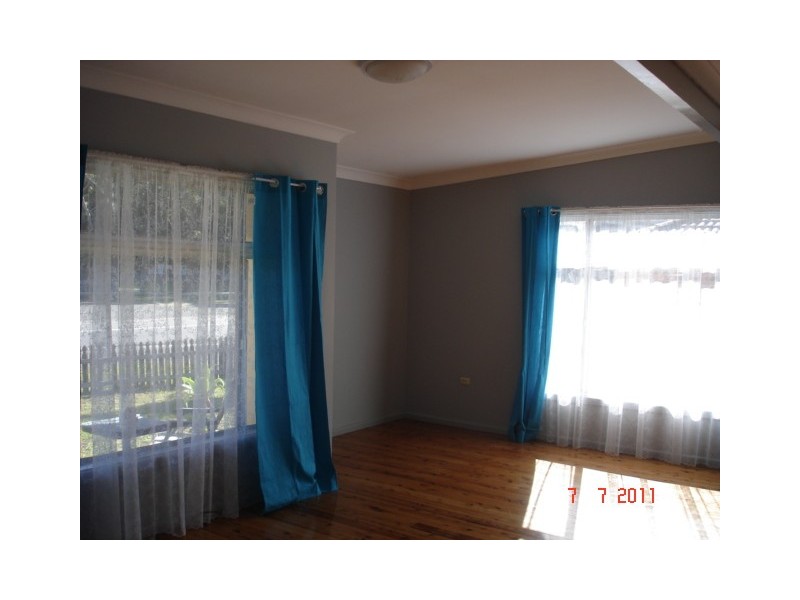 4 Picnic Parade, Ettalong Beach NSW 2257