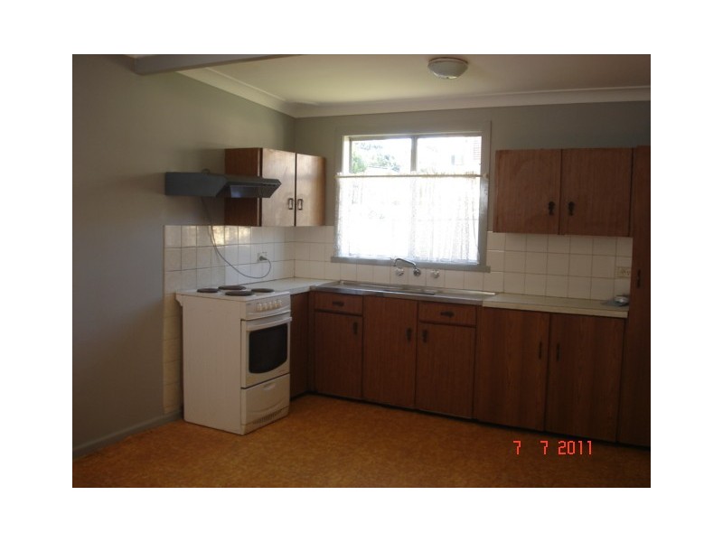 4 Picnic Parade, Ettalong Beach NSW 2257