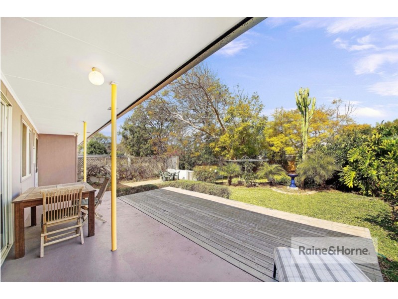 16 Palm Street, Ettalong Beach NSW 2257