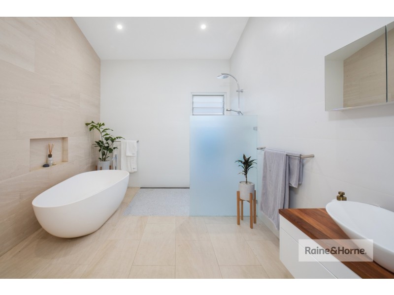 5 Brisbane Avenue, Umina Beach NSW 2257