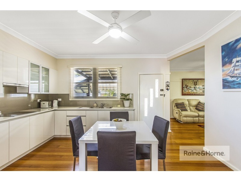 180 Memorial Avenue, Ettalong Beach NSW 2257