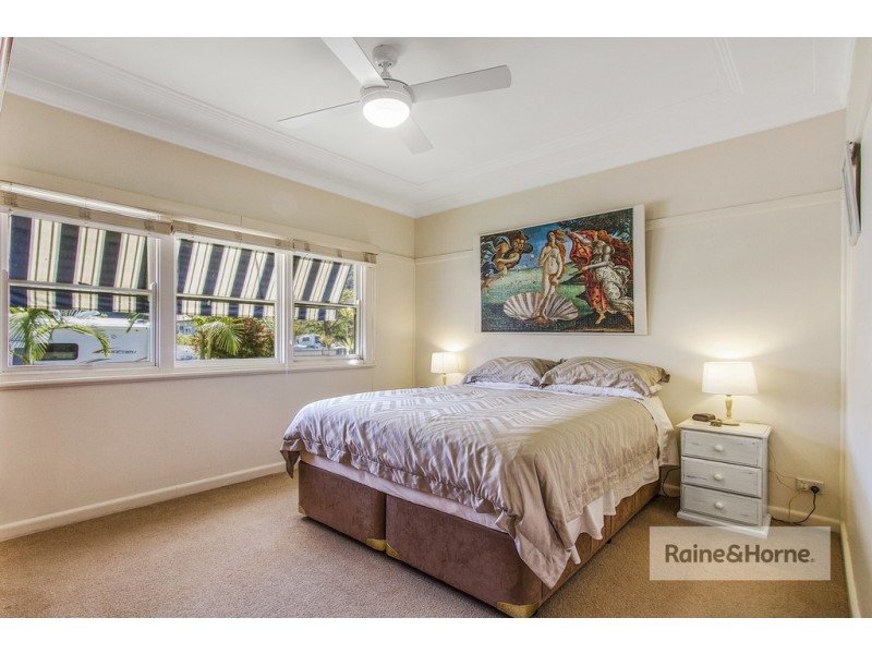 180 Memorial Avenue, Ettalong Beach NSW 2257