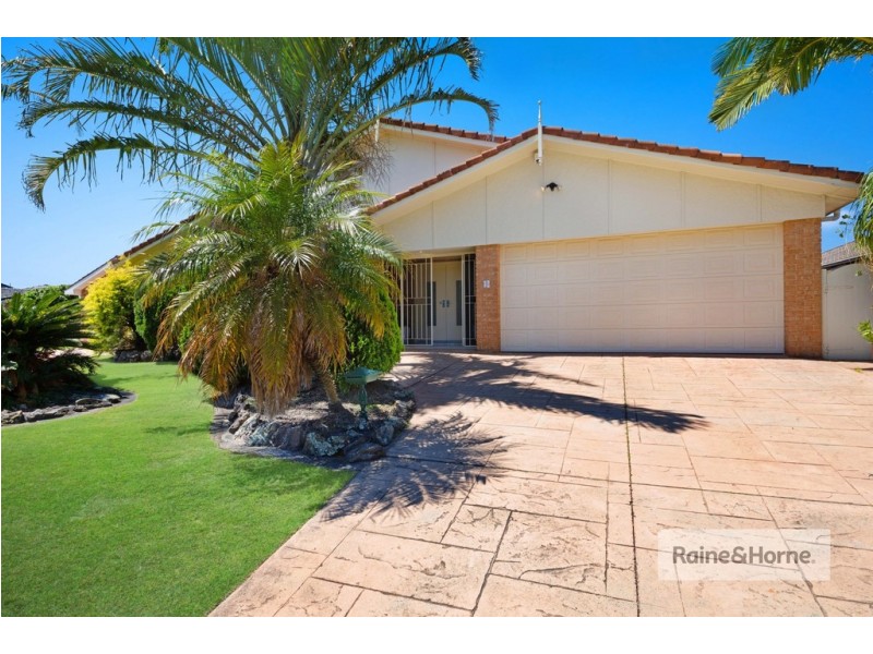 15 Helmsman Boulevard, St Huberts Island NSW 2257