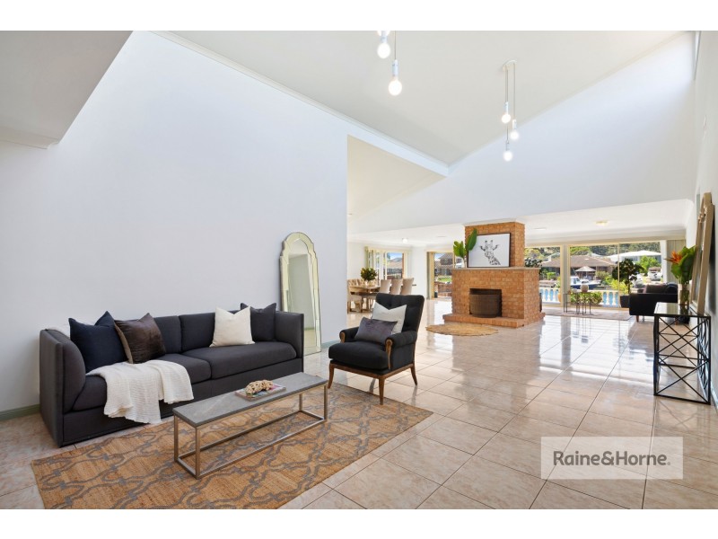 15 Helmsman Boulevard, St Huberts Island NSW 2257