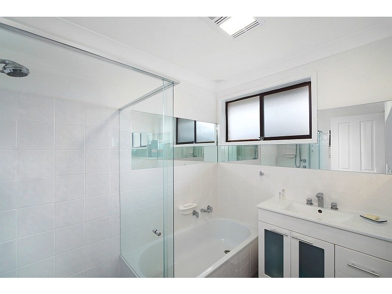 1 Nautilus Crescent, St Huberts Island NSW 2257