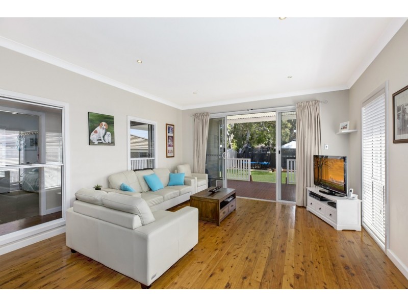 3 Carrington Avenue, Woy Woy NSW 2256