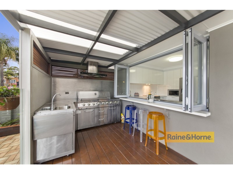 11 Nautilus Crescent, St Huberts Island NSW 2257