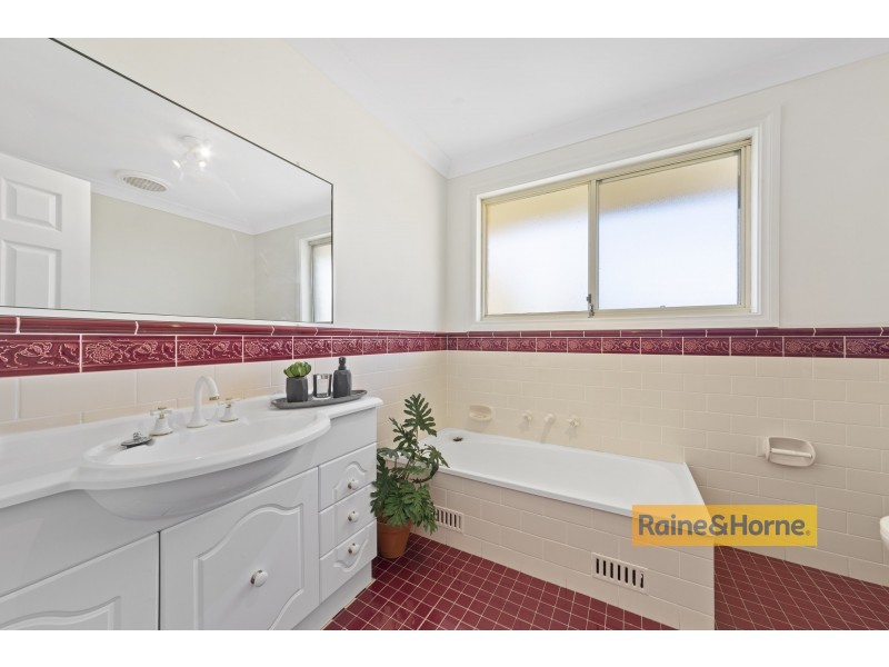 1/2 Shoalhaven Drive, Woy Woy NSW 2256